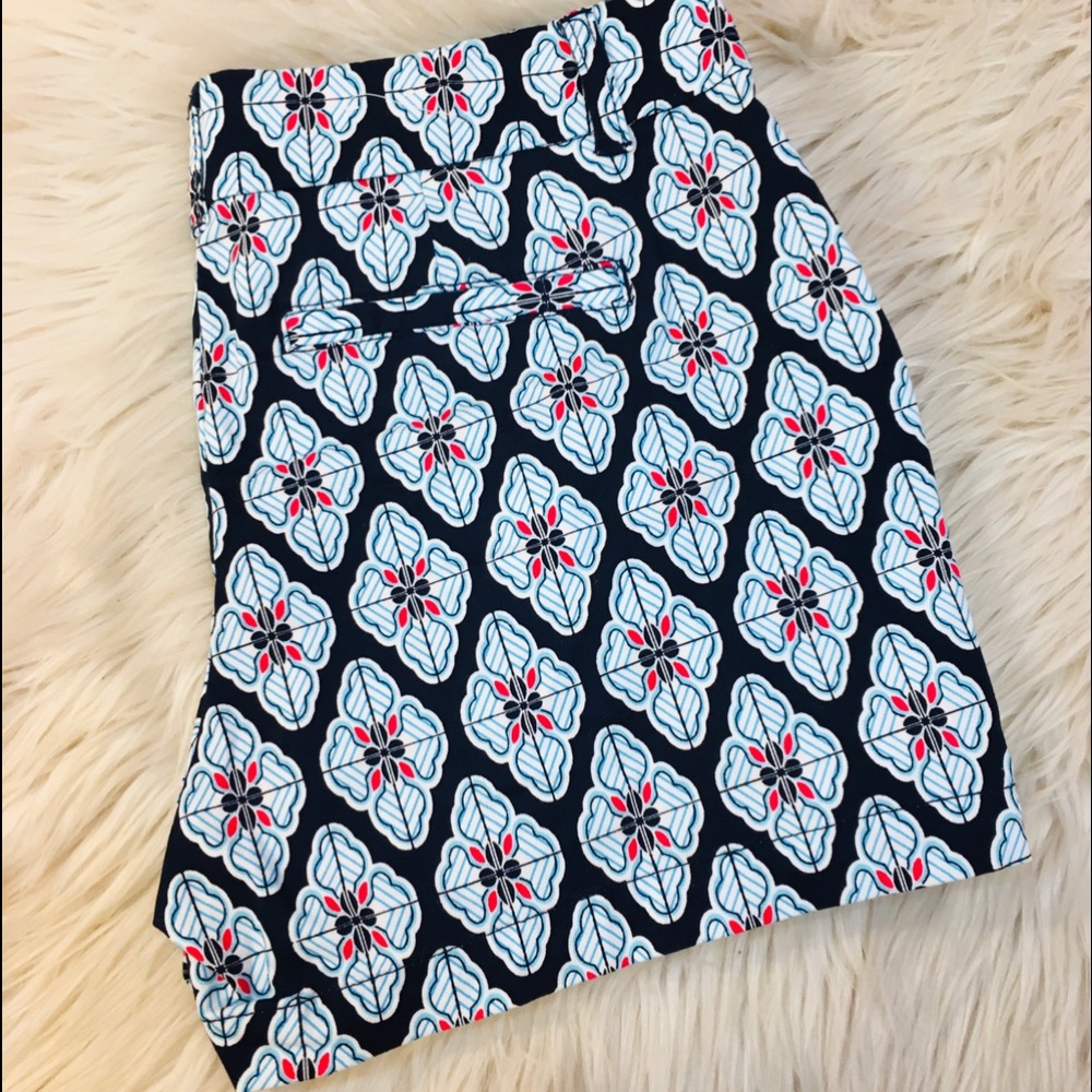 Crown & Ivy Patterned Navy Petite Casual Shorts